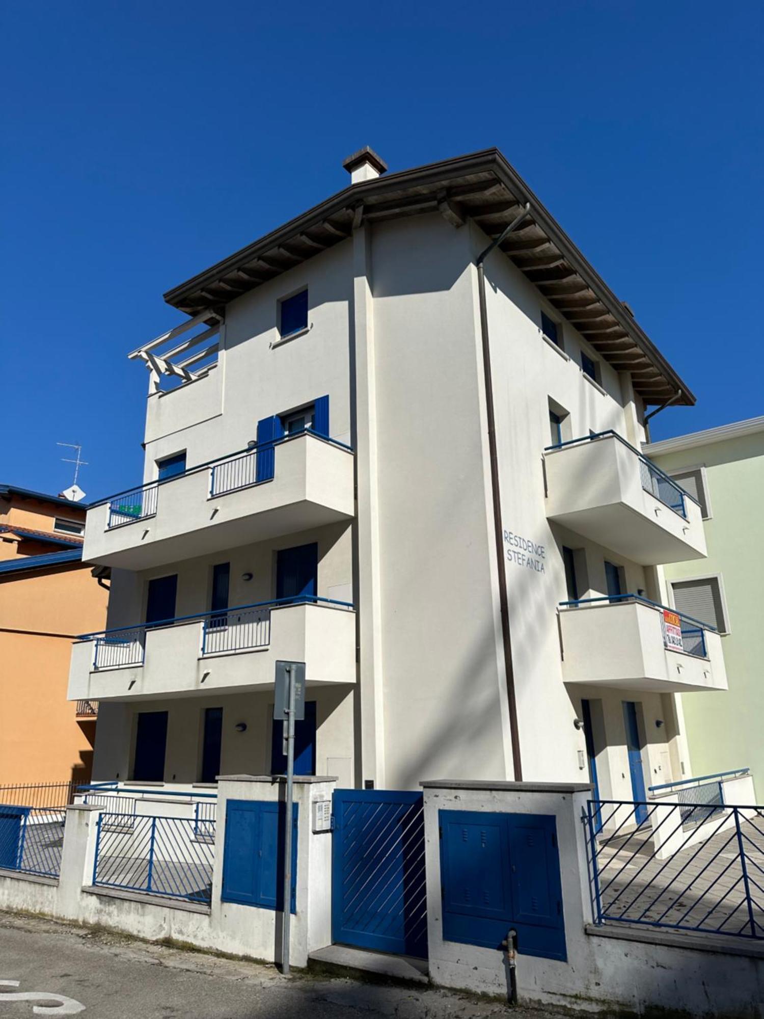 Residence Stefania Appartamenti Piano Terra - Agenzia Cocal Каорле Екстериор снимка
